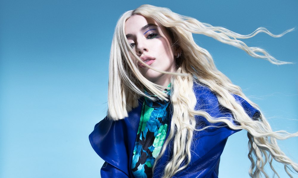 Ava Max Reigns Supreme With New Song “Kings & Queens” / News / Warner ...